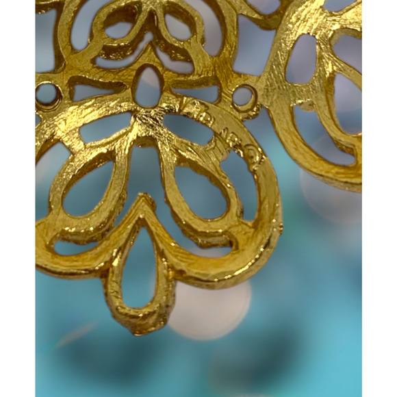 Vintage 1970's Crown Trifari Gold Tone Brooch Filigree Openwork Modernist Swirls - Picture 3 of 4